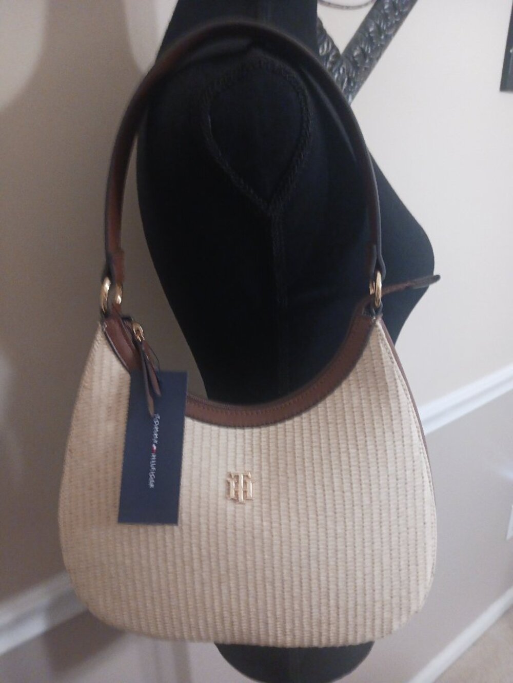 Gorgeous NWT Tommy Hilfiger Raffia Cream and Brown Trim Shoulder Purse